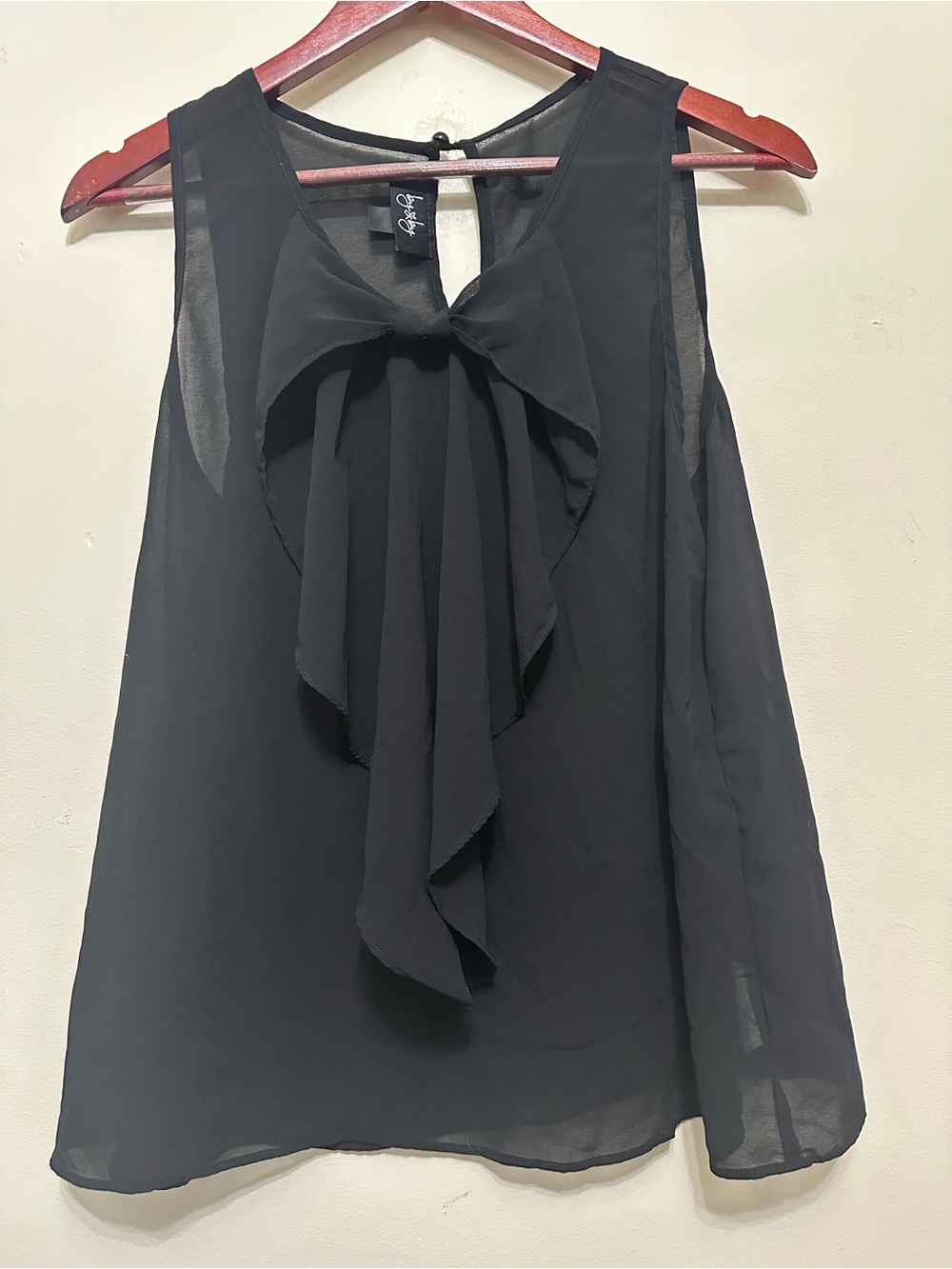 by & by Black Sleeveless Ruffle-Front Chiffon Camisole